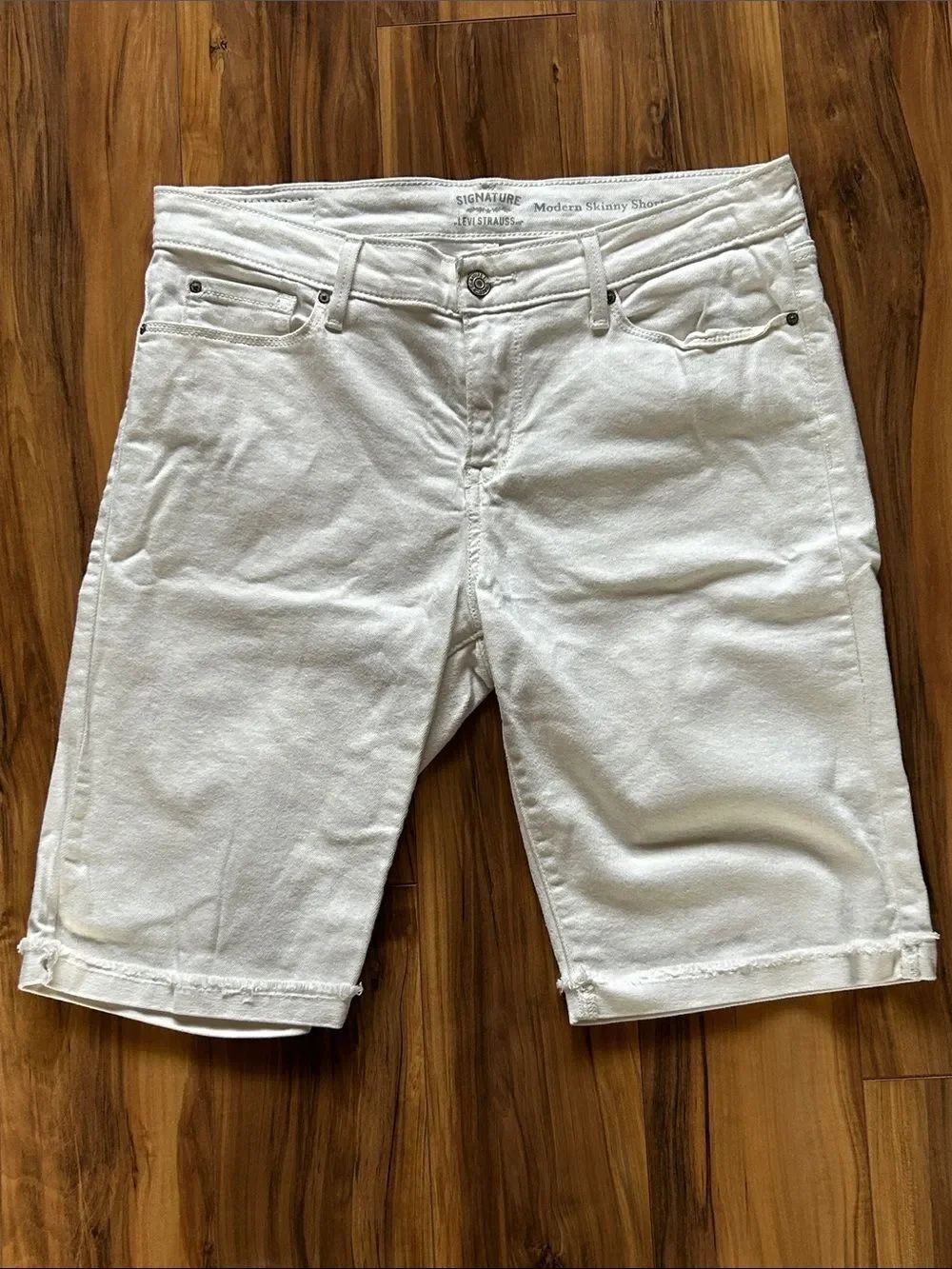 Signature by Levi Strauss Modern Skinny White Jean Shorts